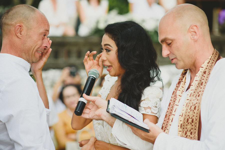 bali wedding destination-wedding in bali - bali photographer - pantai lima estate - profesional bali wedding photographer - diktatphotography - ade + sam - 41