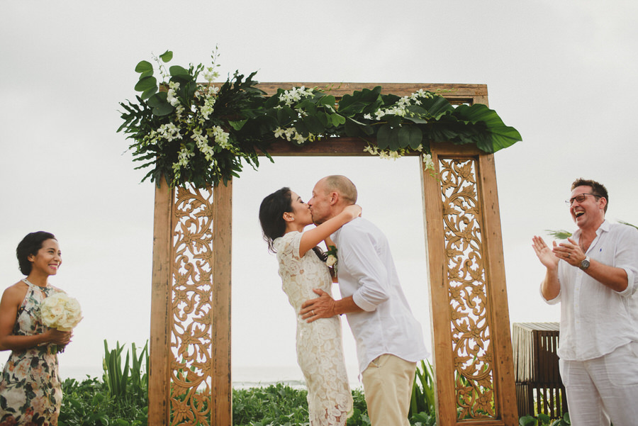 bali wedding destination-wedding in bali - bali photographer - pantai lima estate - profesional bali wedding photographer - diktatphotography - ade + sam - 46