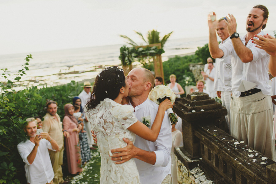 bali wedding destination-wedding in bali - bali photographer - pantai lima estate - profesional bali wedding photographer - diktatphotography - ade + sam - 48