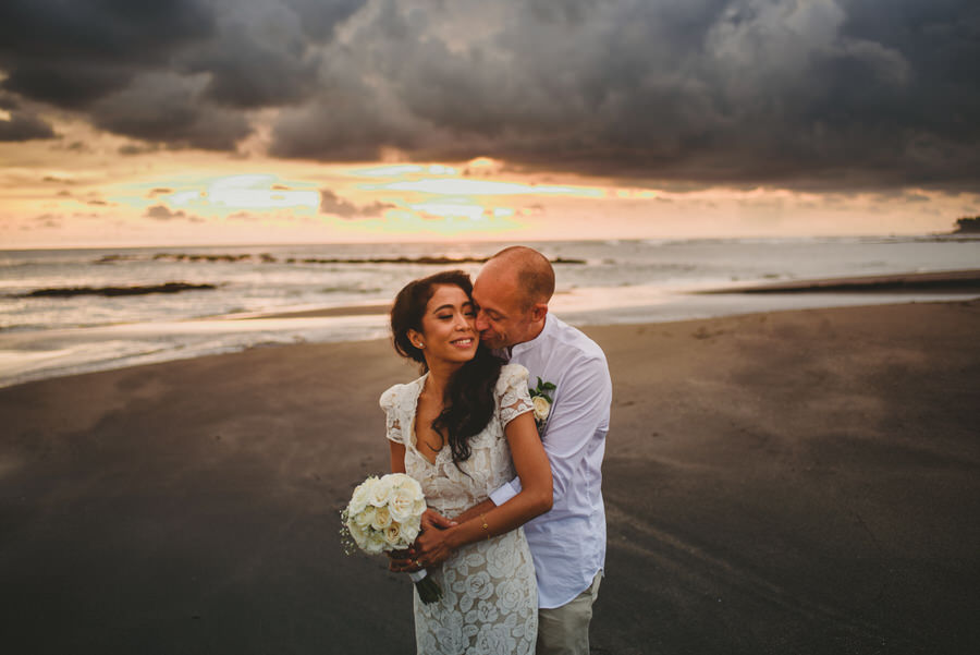 bali wedding destination-wedding in bali - bali photographer - pantai lima estate - profesional bali wedding photographer - diktatphotography - ade + sam - 54