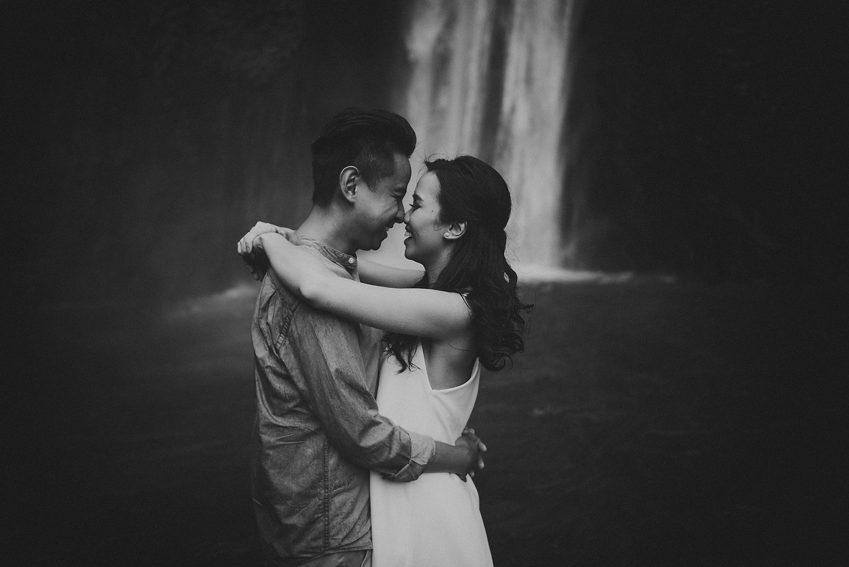 preweddinginbali-engagementinbali-tamblingan-canggu-diktatphotography-19