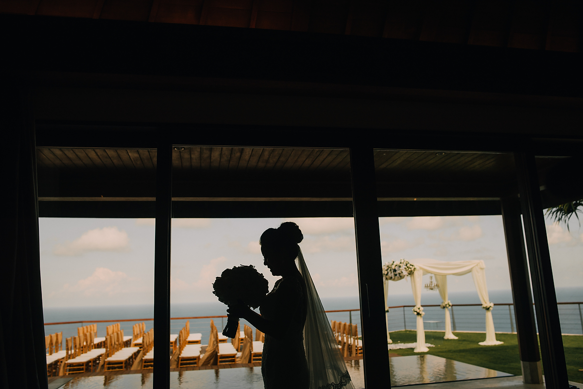 wedding-aprilia-chris-theedge-uluwatu-diktatphotography-weddinginbali-weddingdestination-27