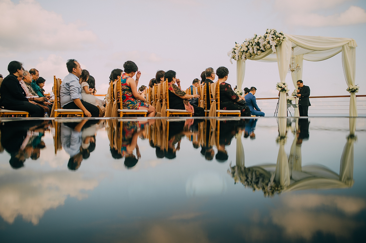 wedding-aprilia-chris-theedge-uluwatu-diktatphotography-weddinginbali-weddingdestination-54