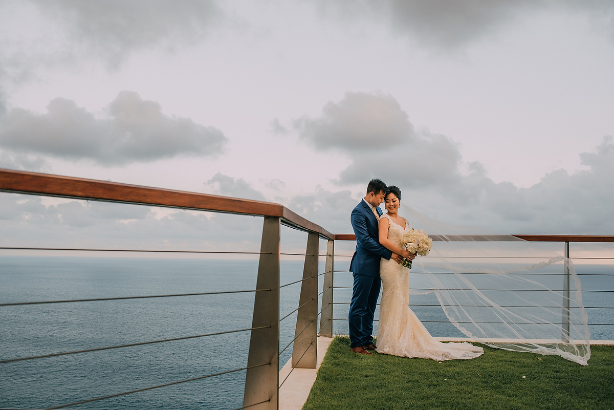 wedding-aprilia-chris-theedge-uluwatu-diktatphotography-weddinginbali-weddingdestination-73