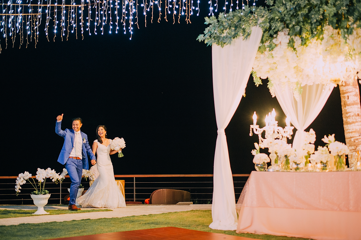 wedding-aprilia-chris-theedge-uluwatu-diktatphotography-weddinginbali-weddingdestination-93