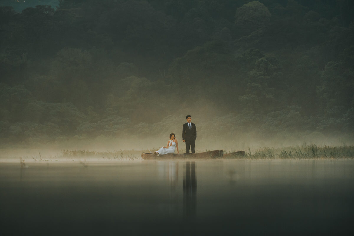 bali engagement destination-prewedding in bali - bali photographer - lake tamblingan - mount batur - profesional bali wedding photographer - diktatphotography - H&Z prewedding - 23