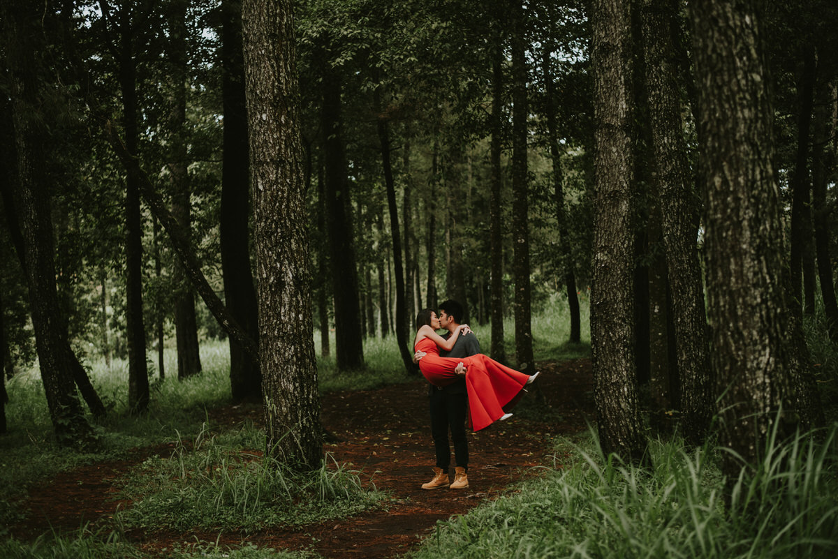 bali engagement destination-prewedding in bali - bali photographer - lake tamblingan - mount batur - profesional bali wedding photographer - diktatphotography - H&Z prewedding - 46