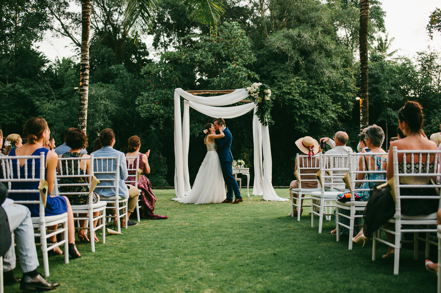 bali-wedding-destination-wedding-in-bali-bali-photographer-the-sanctuary-villa-profesional-bali-wedding-photographer-diktatphotography-clement-armine-wedding-60