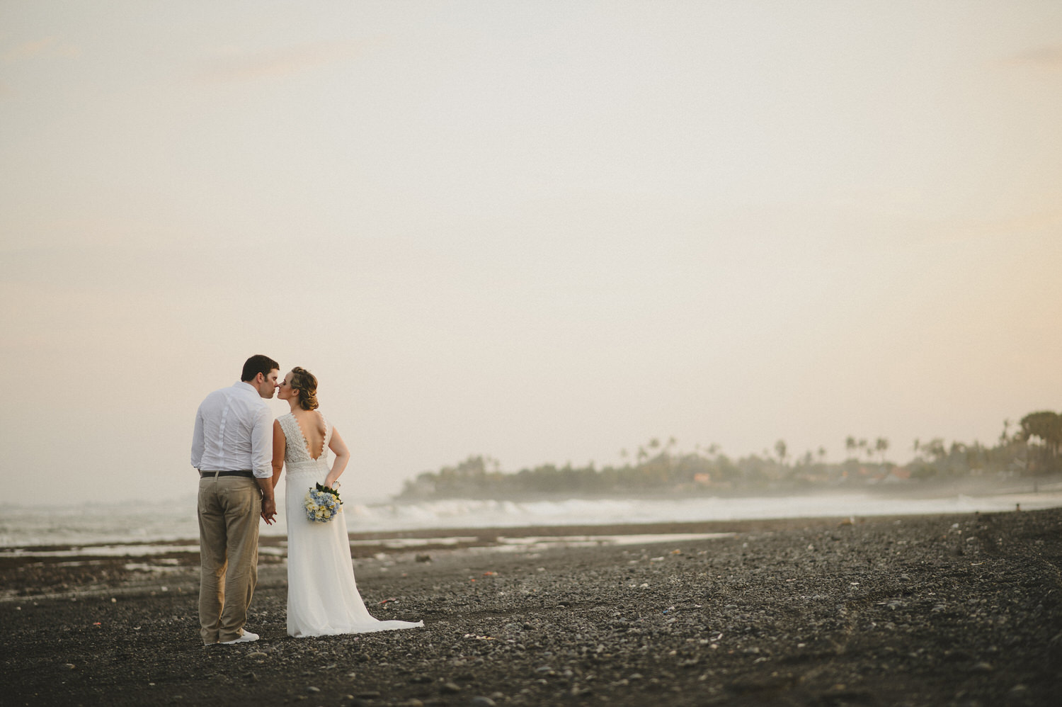 bali-wedding-destination-wedding-in-bali-bali-photographer-pantai-purnama-ubud-wedding-profesional-bali-wedding-photographer-diktatphotography-vania-pedro-108