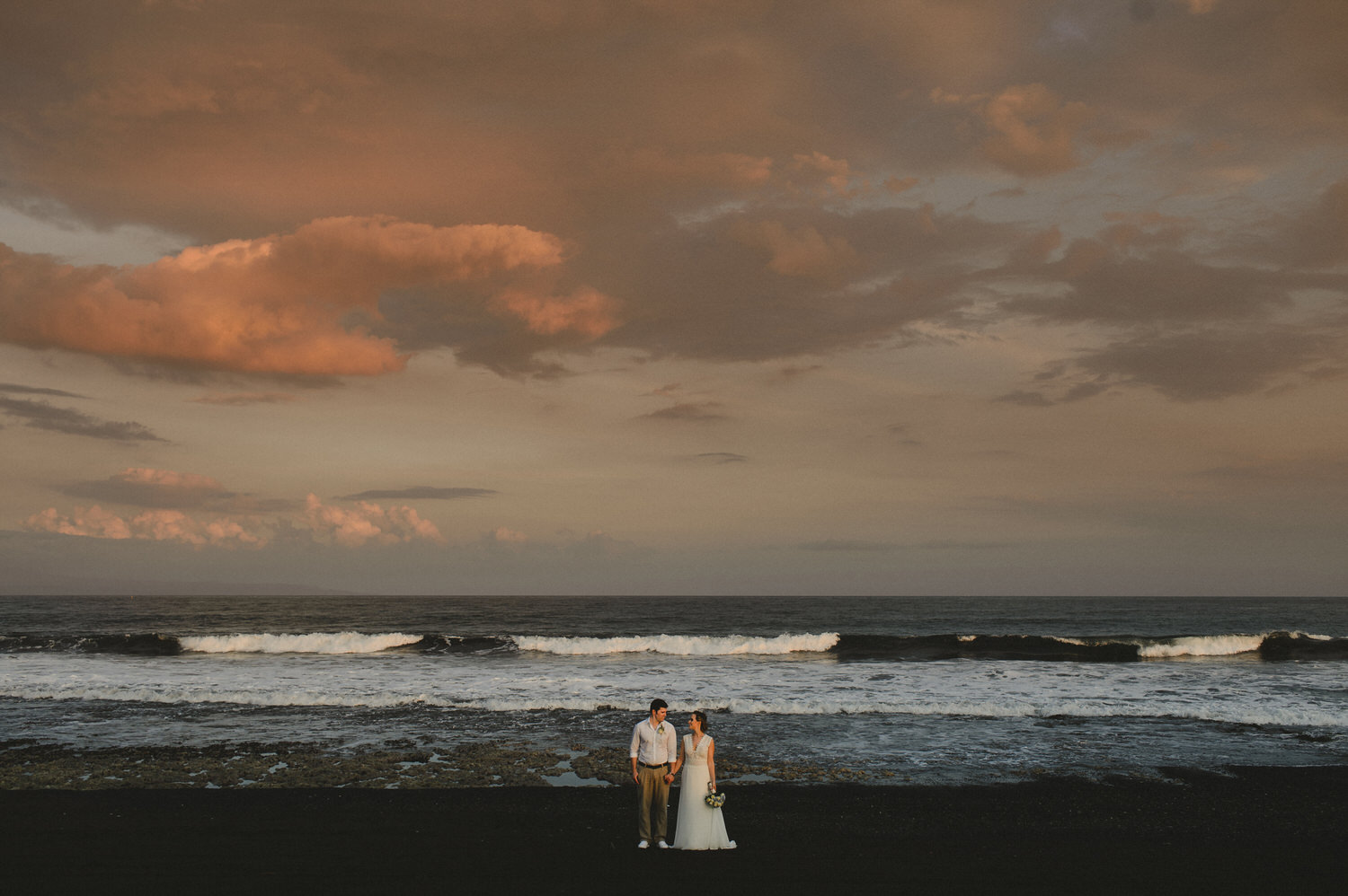 bali-wedding-destination-wedding-in-bali-bali-photographer-pantai-purnama-ubud-wedding-profesional-bali-wedding-photographer-diktatphotography-vania-pedro-112