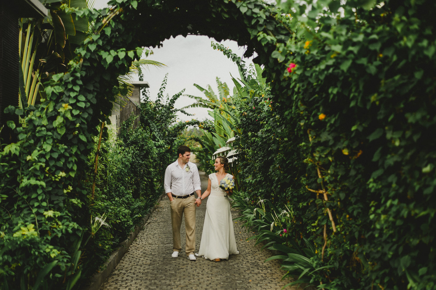 bali-wedding-destination-wedding-in-bali-bali-photographer-pantai-purnama-ubud-wedding-profesional-bali-wedding-photographer-diktatphotography-vania-pedro-69