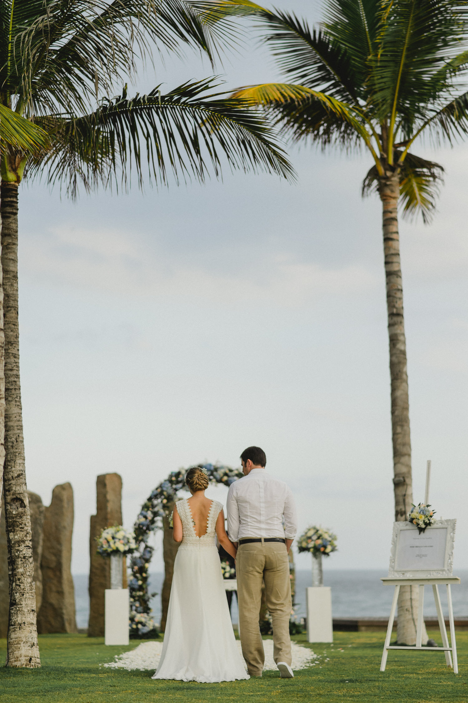 bali-wedding-destination-wedding-in-bali-bali-photographer-pantai-purnama-ubud-wedding-profesional-bali-wedding-photographer-diktatphotography-vania-pedro-70