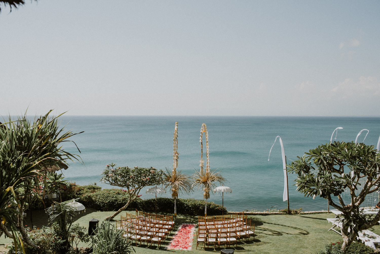 baliweddingdestination-weddinginbali-baliweddingphotographer-diktatphotography-bayuhsabbha-uluwatu-bali-31