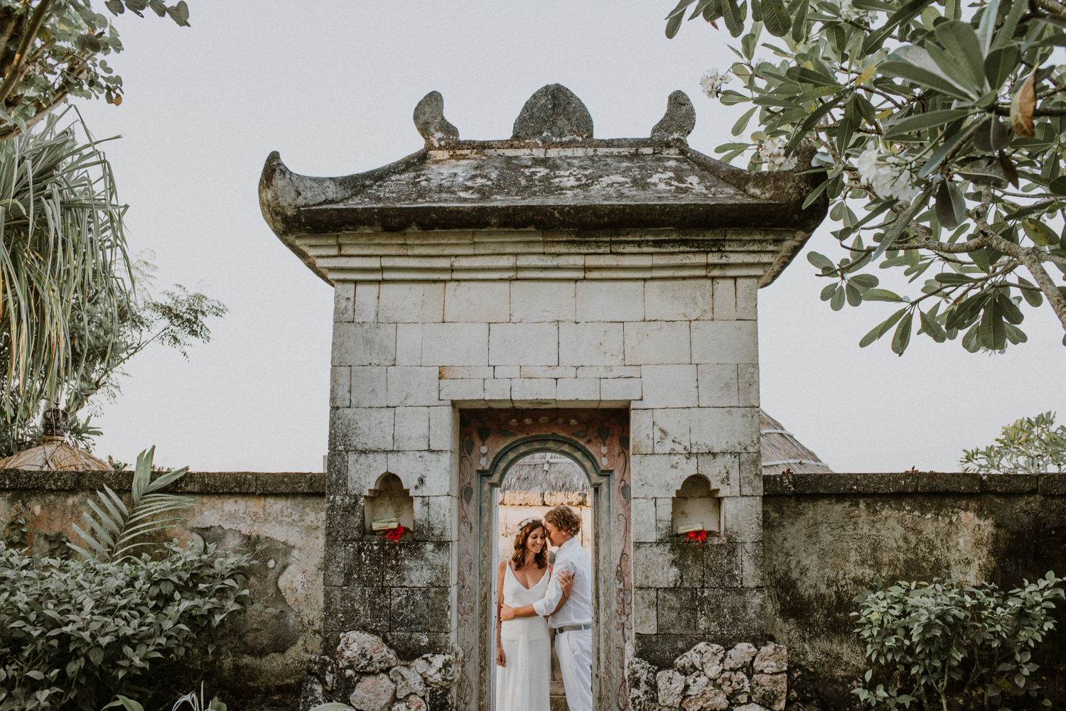 baliweddingdestination-weddinginbali-baliweddingphotographer-diktatphotography-bayuhsabbha-uluwatu-bali-69