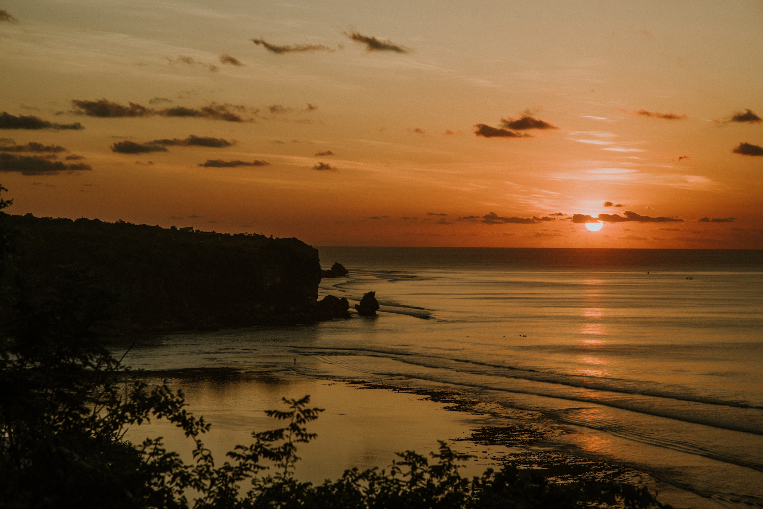 baliweddingdestination-weddinginbali-baliweddingphotographer-diktatphotography-bayuhsabbha-uluwatu-bali-71