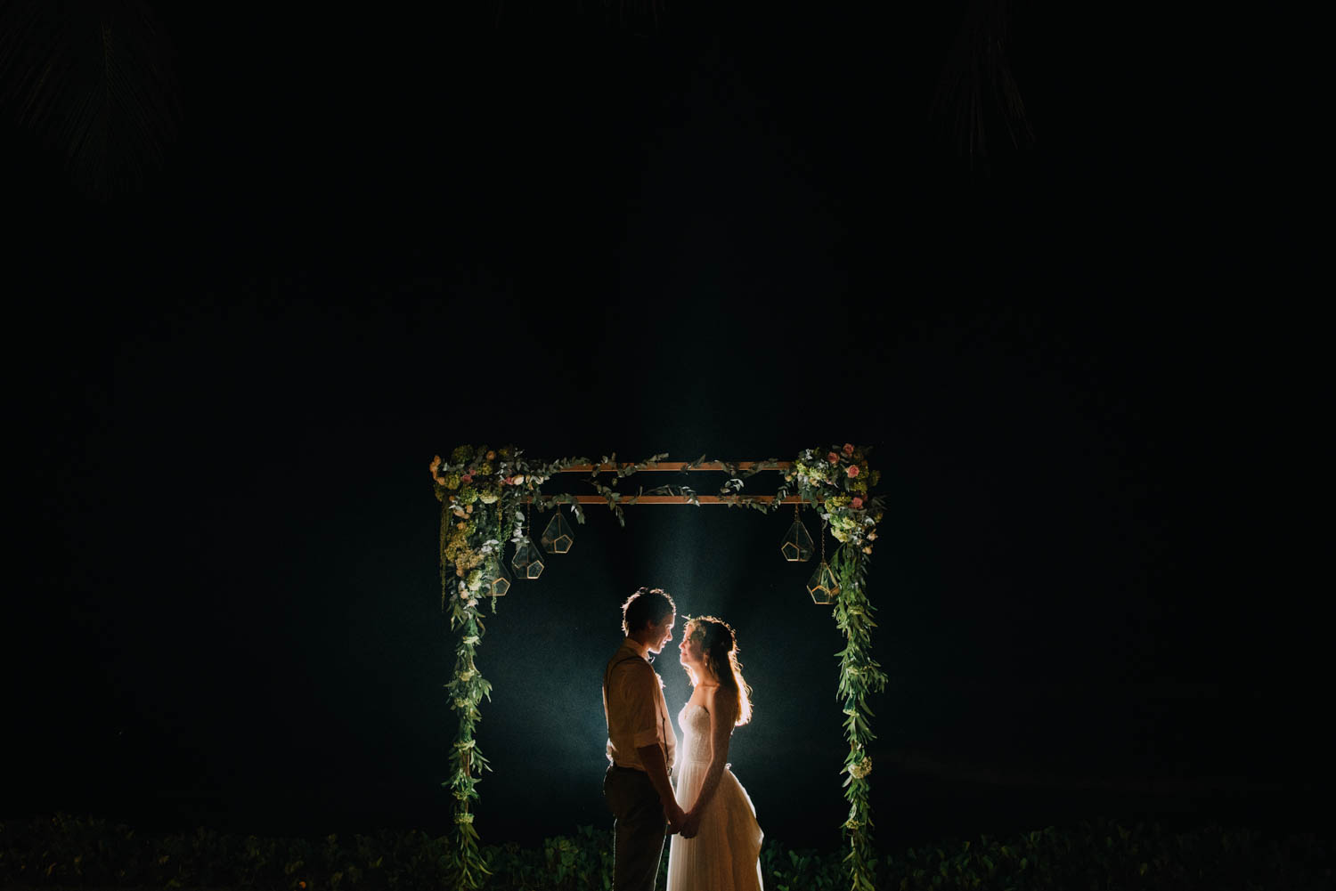 baliwedding-destination-diktatphotography-weddinginbali-baliweddingphotographer-villapusphapuri-130