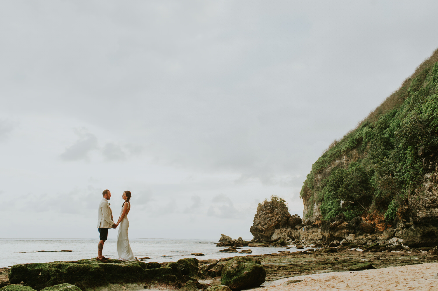 bali wedding destination - the ungasan wedding - bali wedding photographer - diktatphotography - aimee + blake wedding - 104